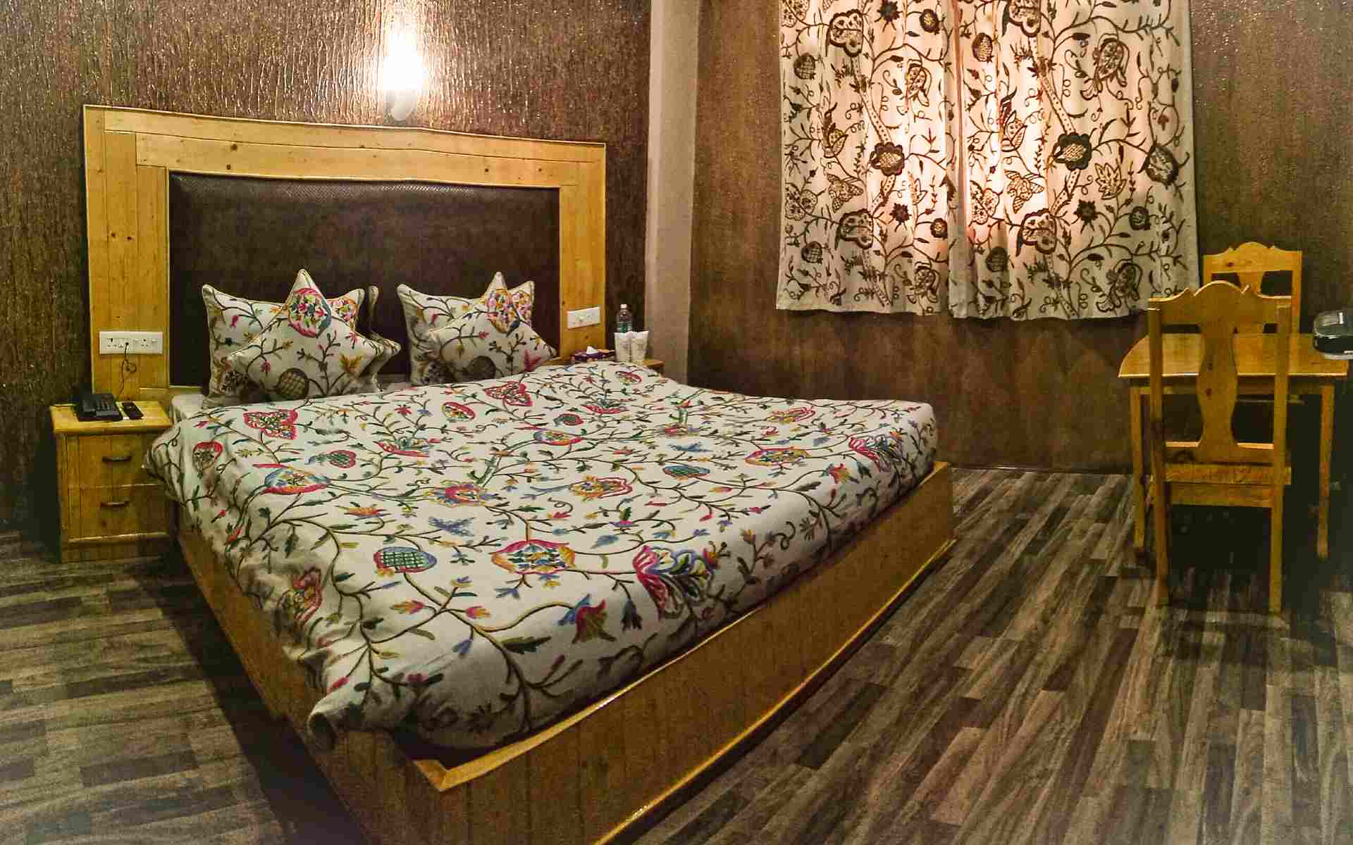 Best hotels in srinagar