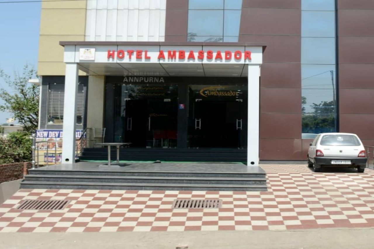 luxury hotel in Srinagar